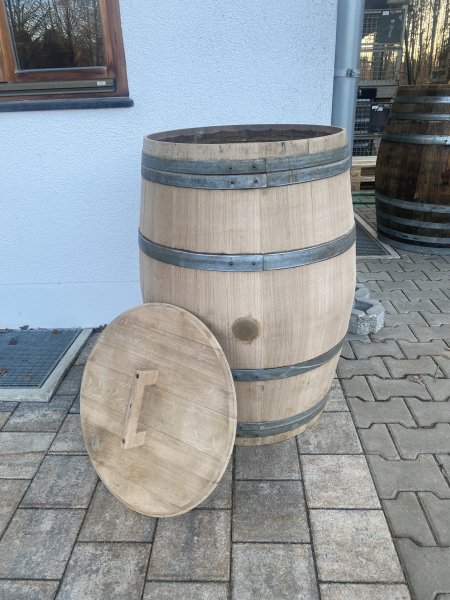 Holzfass 225 Liter abgeschliffen , Wasserfass - Regentonne
